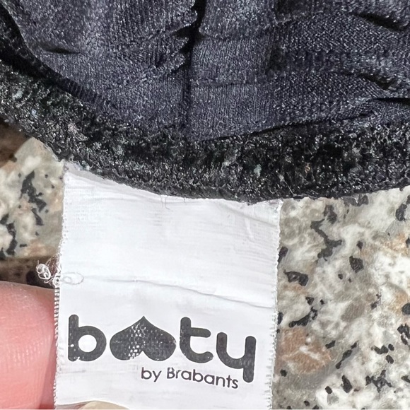 Booty by Brabants black stretchy leggings, good, preowned condition, size OS - Picture 5 of 8